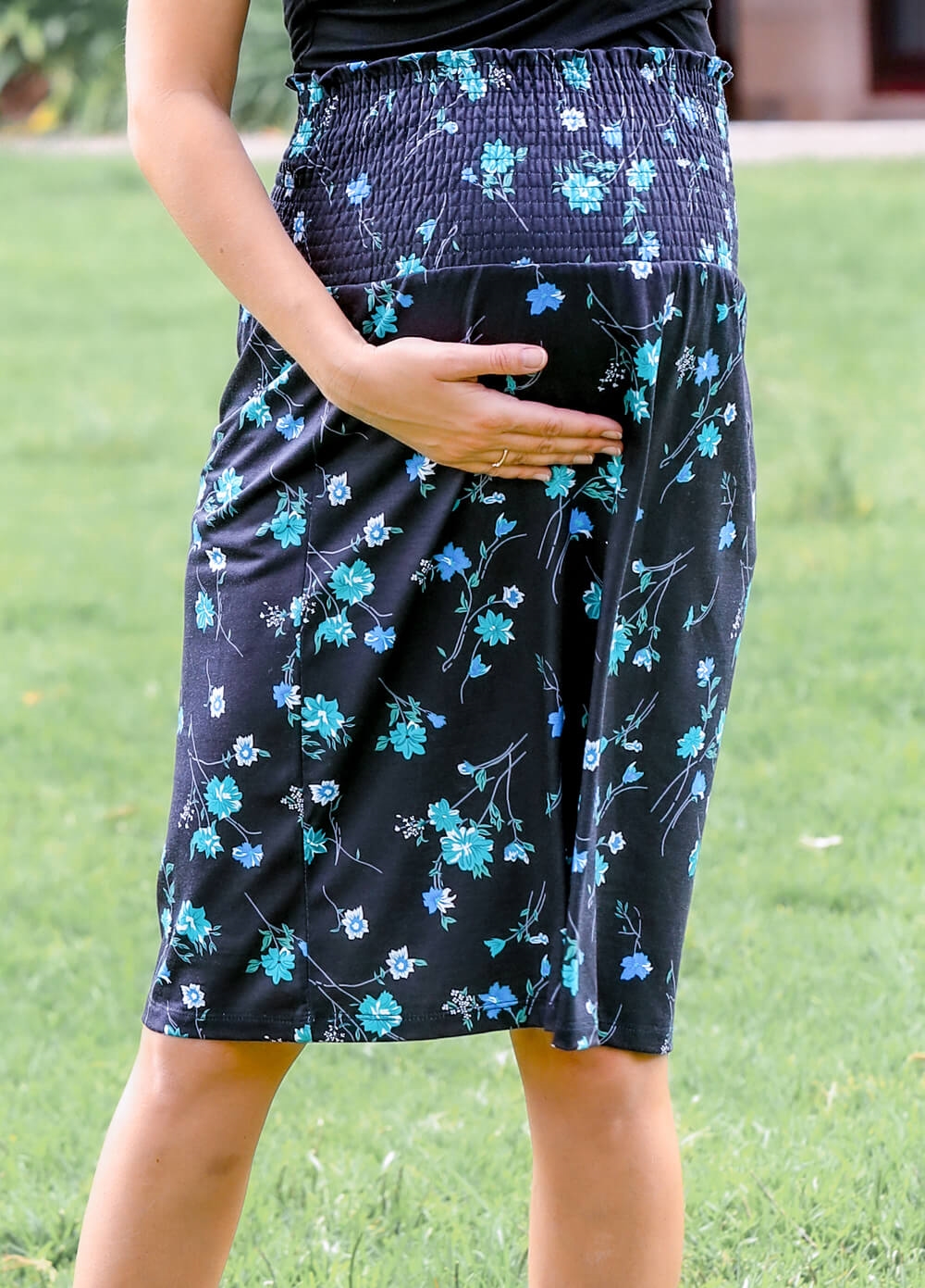Floressa - Rosaline Gathered Maternity Skirt in Midnight Floral