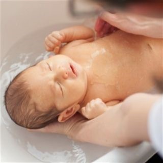 Baby's First Bath: How to Bathe a Newborn