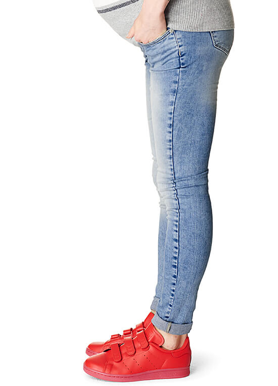 Skinny Maternity Jeans in Light Wash by Supermom