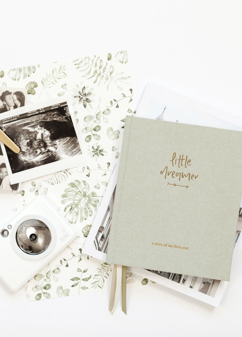 Emma Kate Co - Little Dreamer Baby Journal in Sage | Queen Bee