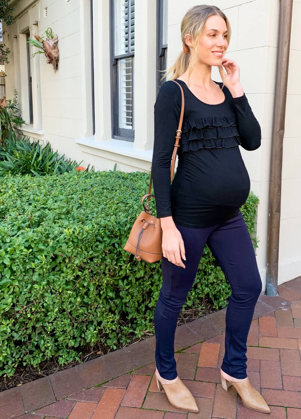 Floressa - Devyn Maternity & Nursing Ruffle Top in Black | Queen Bee