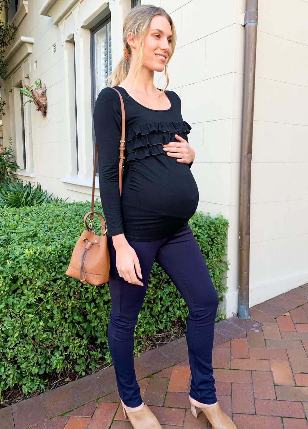 Floressa - Devyn Maternity & Nursing Ruffle Top in Black | Queen Bee