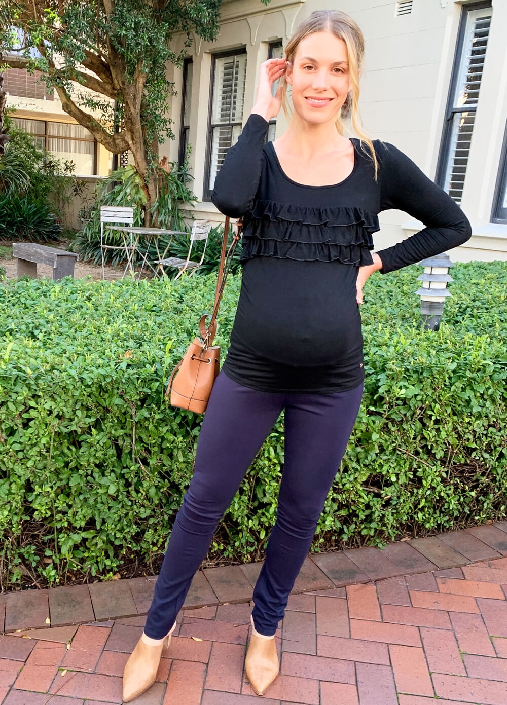 Floressa - Devyn Maternity & Nursing Ruffle Top in Black | Queen Bee