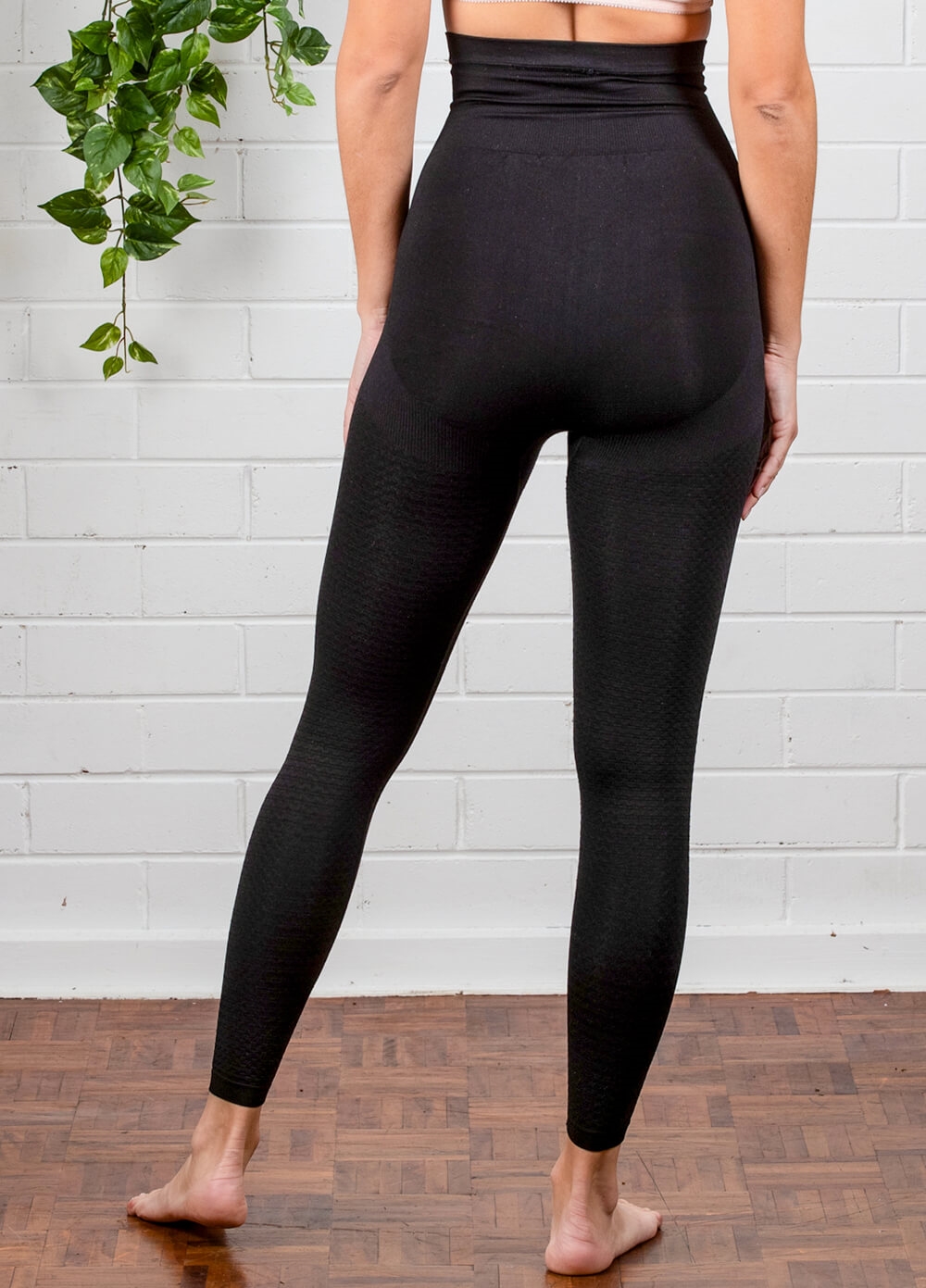 Queen Bee - High Waist Postpartum Recovery Leggings in Black