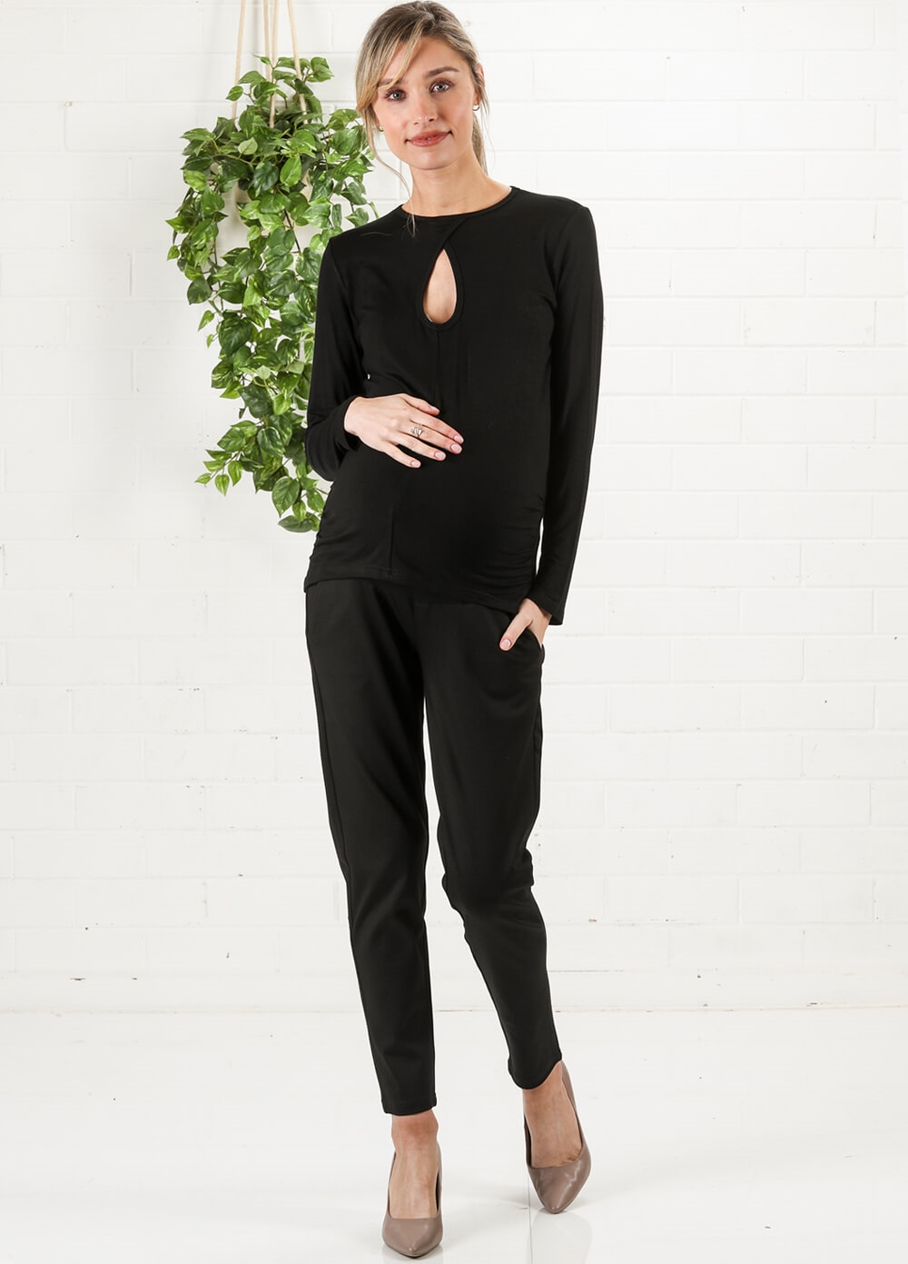 Lait & Co - Blaye Keyhole Maternity Top in Black | Queen Bee