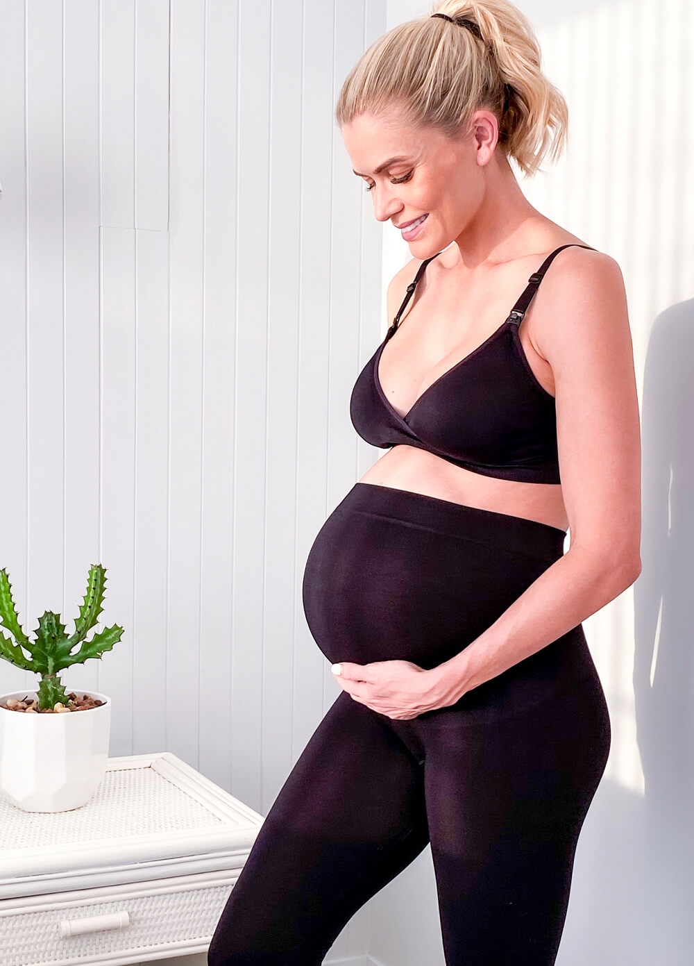 Queen Bee - Heavenly Seamless Maternity Leggings in Black