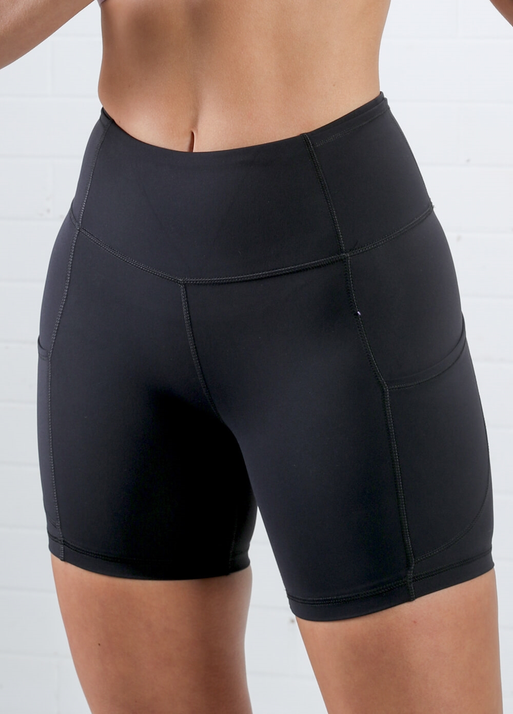 Queen Bee - Mama Ultimate Pocket Active Postpartum Short in Black