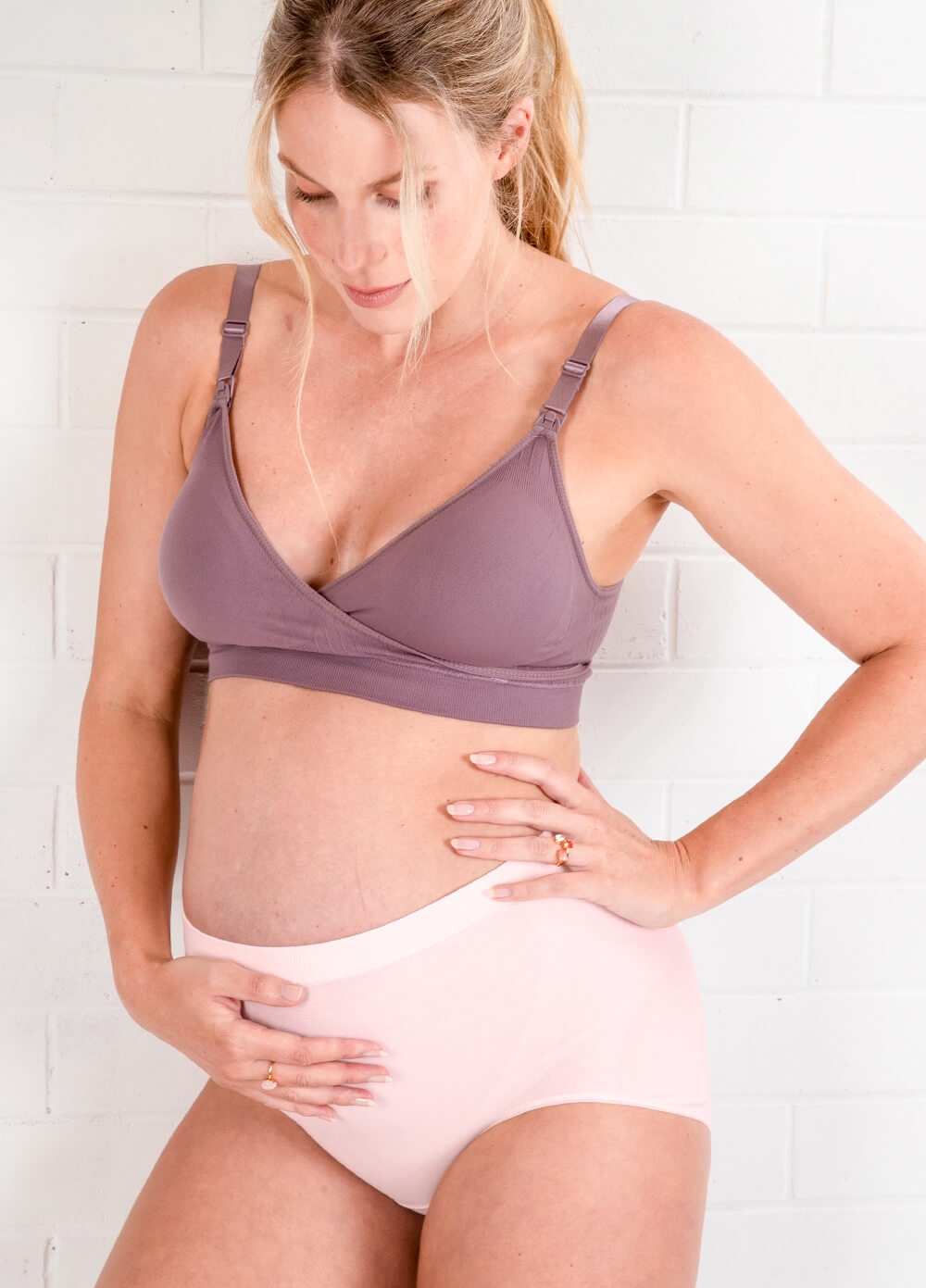 Queen Bee - Hailey Seamless Maternity Underwear Briefs in Pink