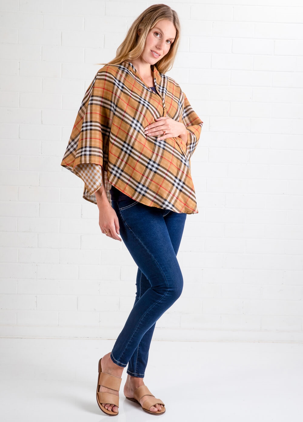 Lait & Co - Cadene Nursing Cover in Camel Plaid | Queen Bee