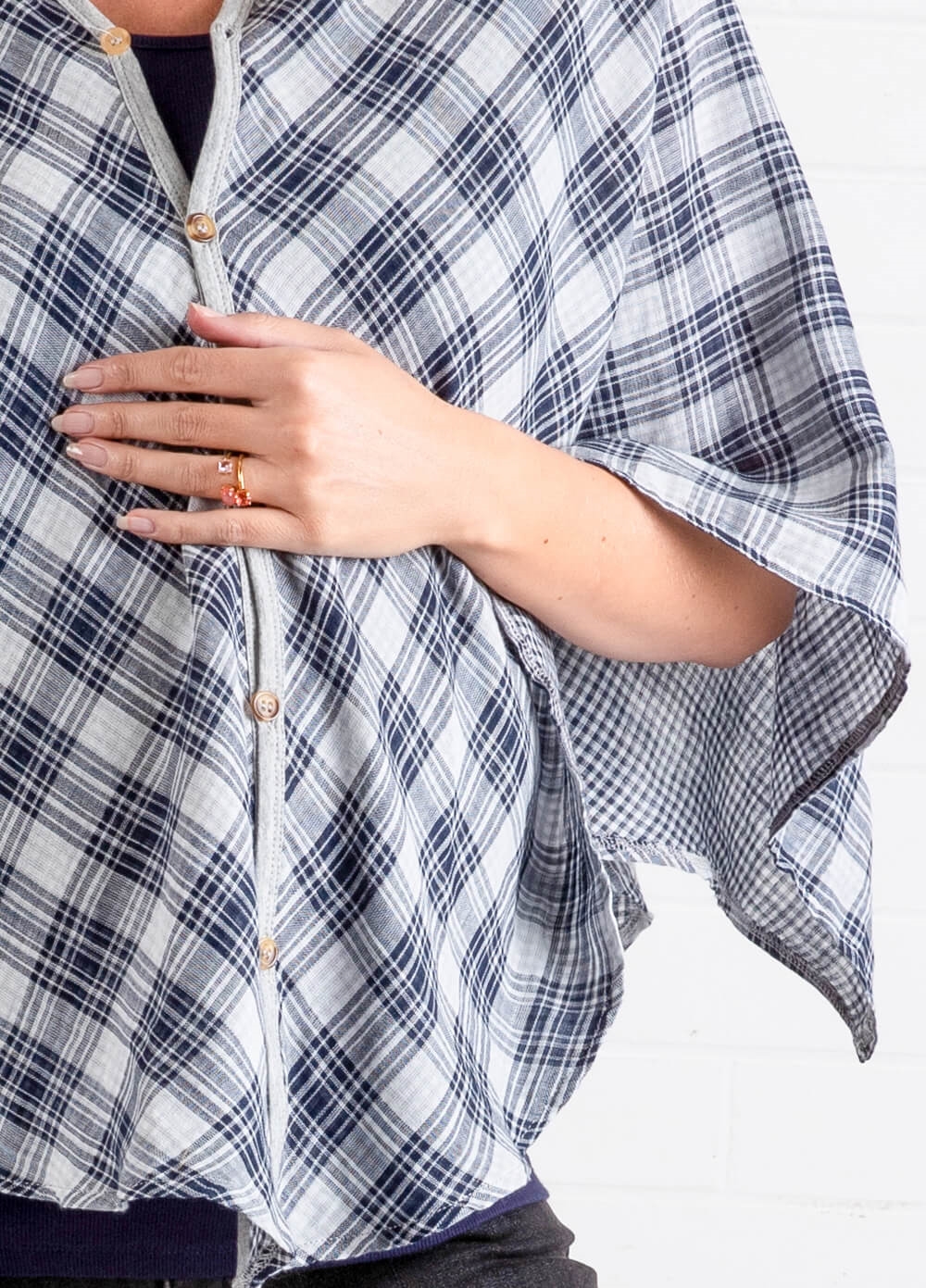 Lait & Co - Cadene Nursing Cover in Grey Plaid | Queen Bee