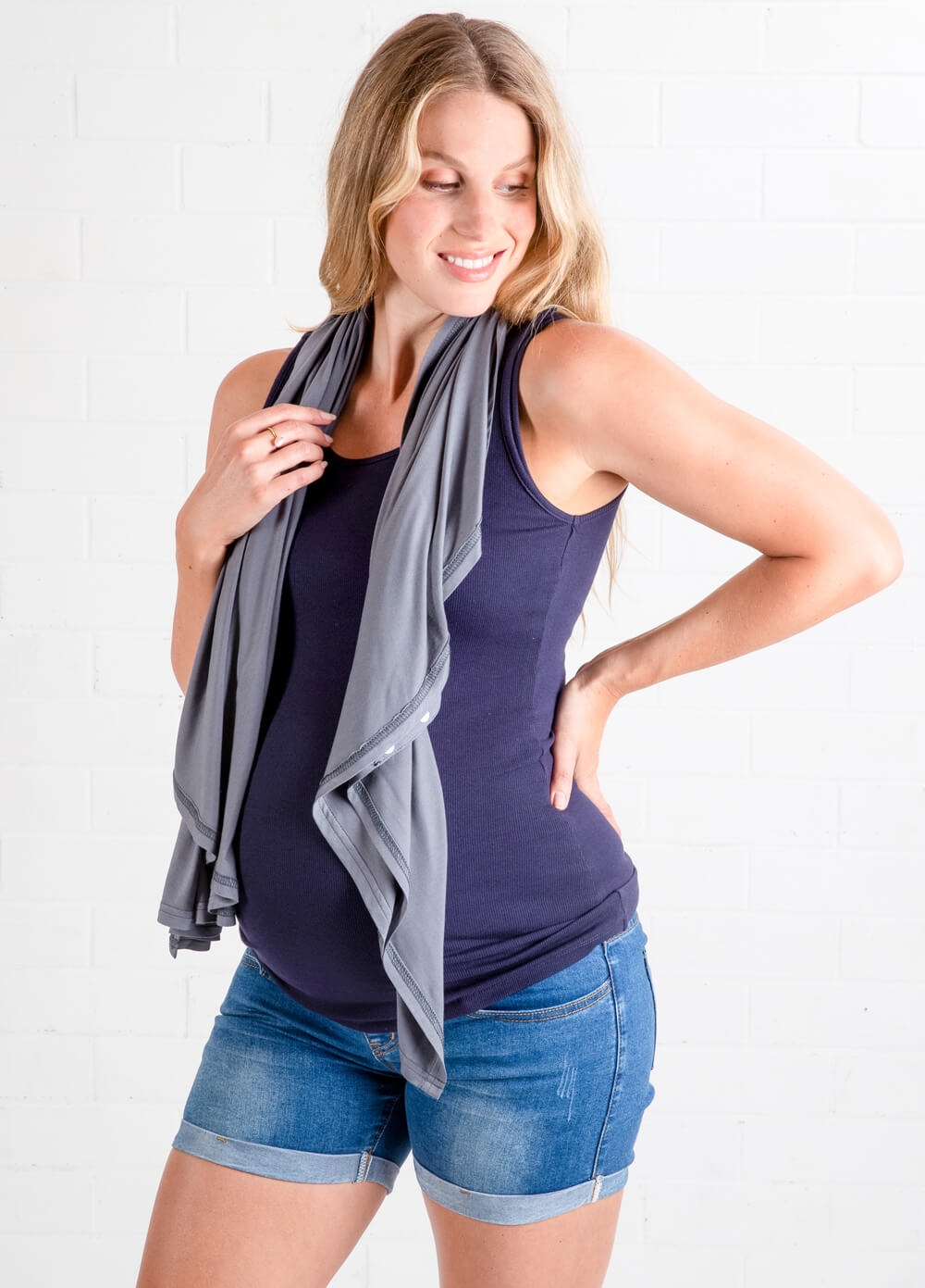 Lait & Co - Memoire Nursing Cover Shawl in Charcoal | Queen Bee