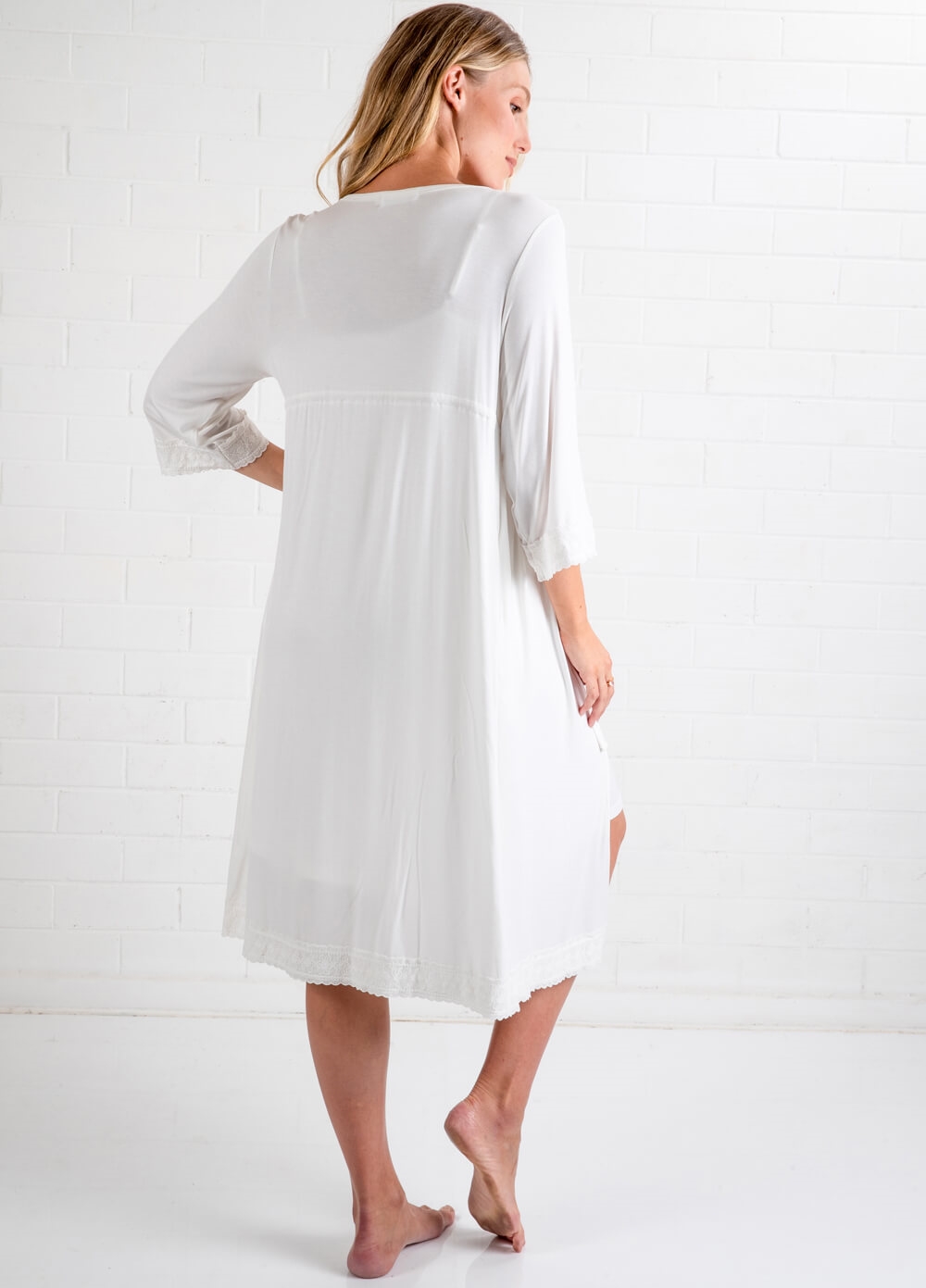 Lait & Co - Moselle Ivory Maternity Robe | Queen Bee