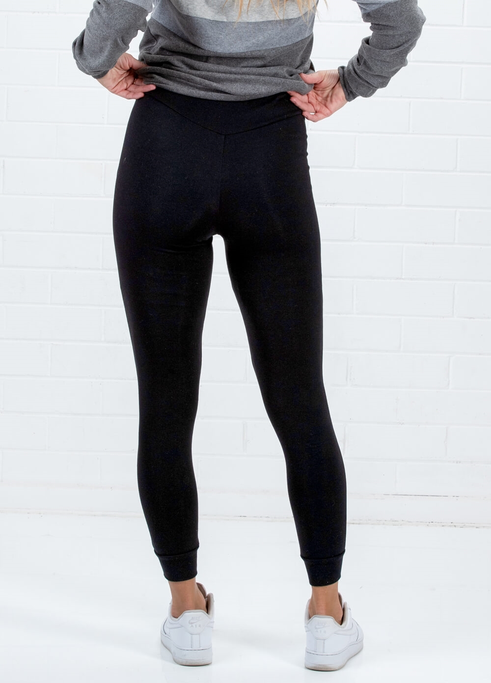 Lait & Co - Ninette Maternity Jogger Pants in Black | Queen Bee