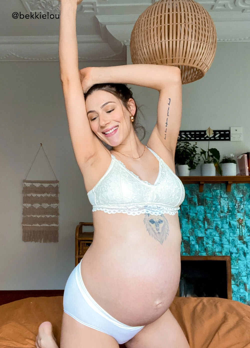 Queen Bee - Monroe Under Bump Maternity Underwear Briefs in Ivory