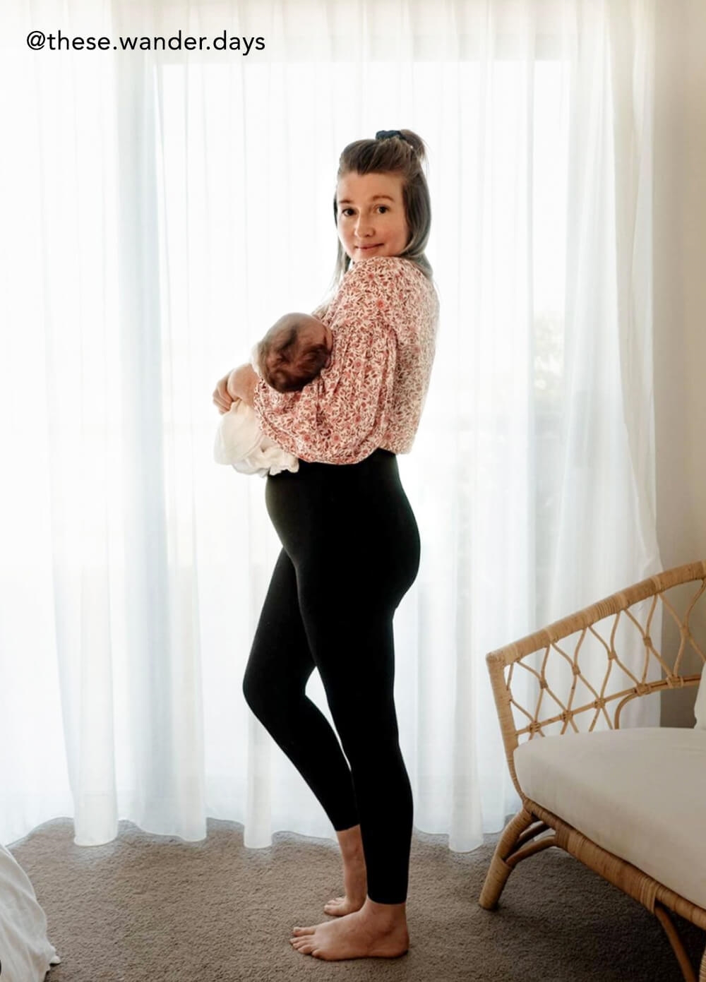 Queen Bee - High Waist Postpartum Recovery Leggings in Black