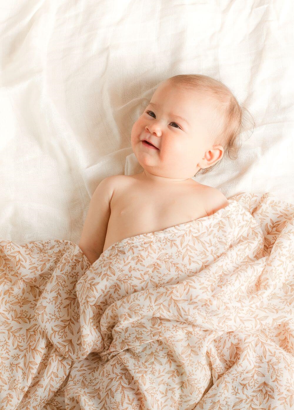 Fox & Fallow - Organic Muslin Swaddle in Golden Vines