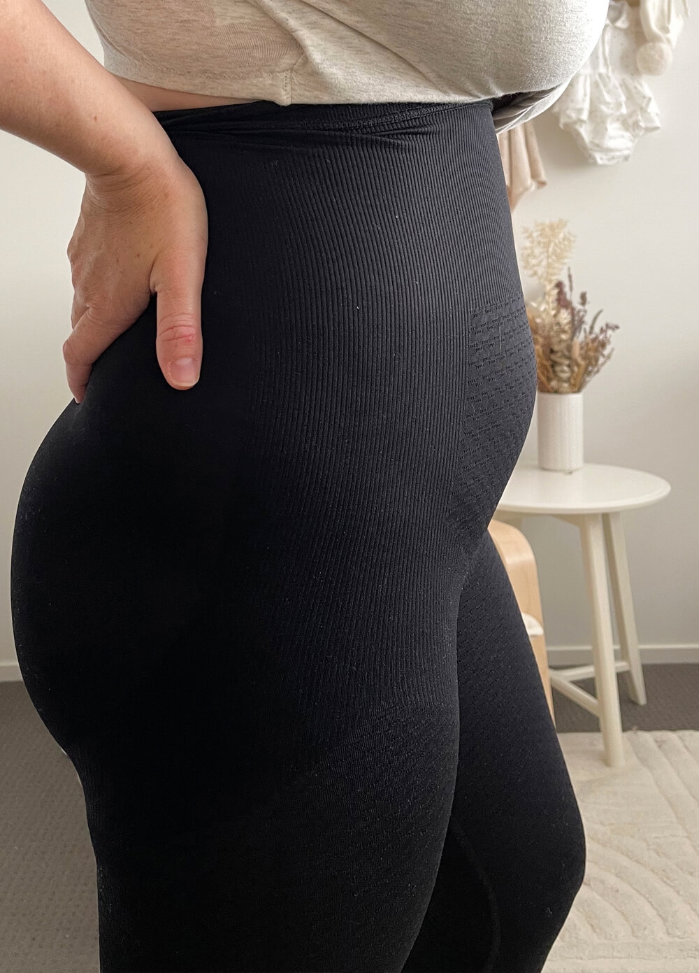 Queen Bee - High Waist Postpartum Recovery Leggings in Black
