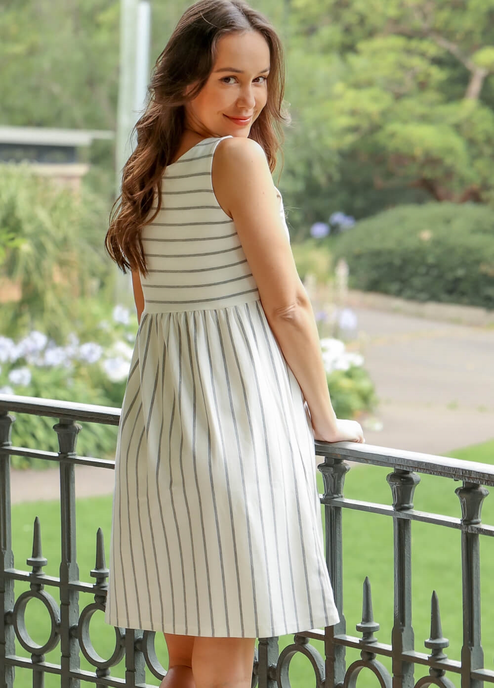 Lait & Co - Emelien Maternity Dress in White/Grey Stripes