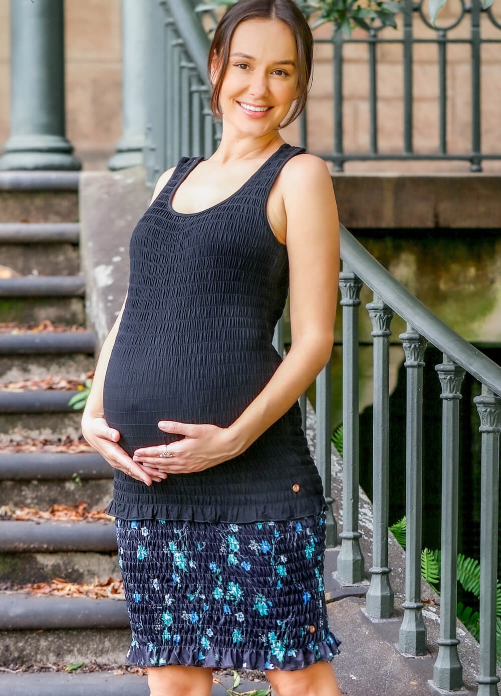 Floressa - Hana Smocked Maternity Nursing Tank in Black 