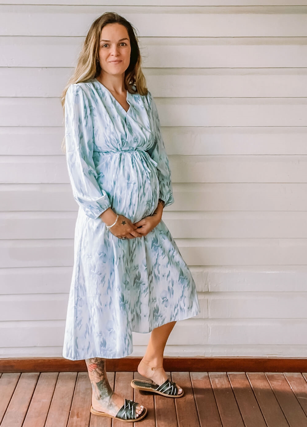 Lait & Co - Evie Maternity Midi Dress in Blue Floral