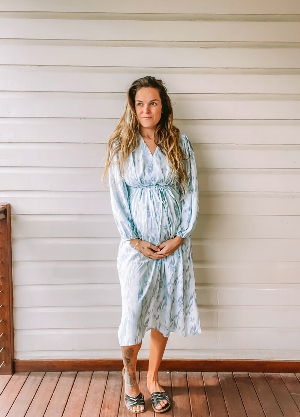 Lait & Co - Evie Maternity Midi Dress in Blue Floral