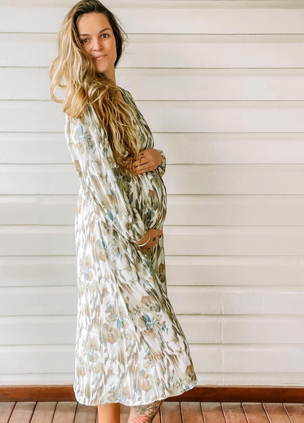 Lait & Co - Evie Maternity Midi Dress in Taupe Floral