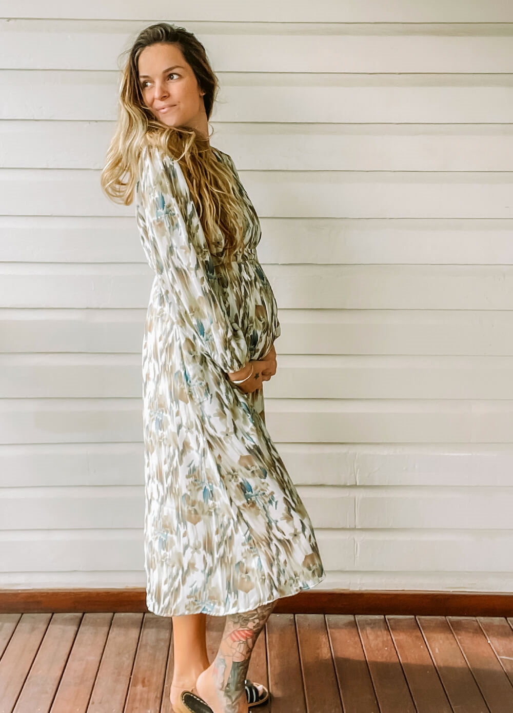 Lait & Co - Evie Maternity Midi Dress in Taupe Floral