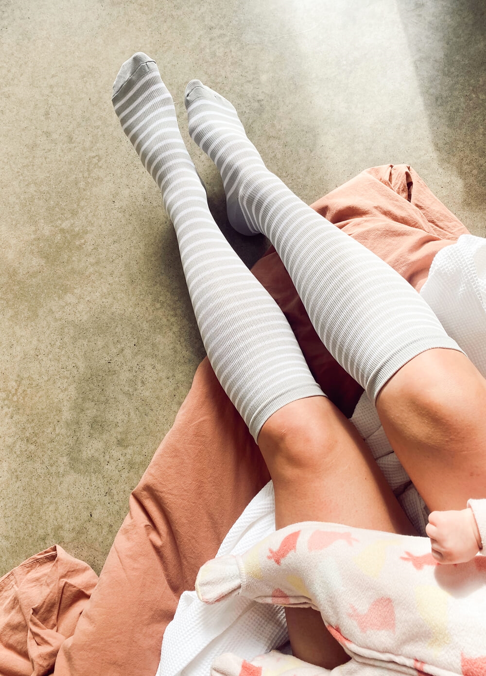 Mama Sox - Excite Maternity Compression Socks - White/Grey Stripe