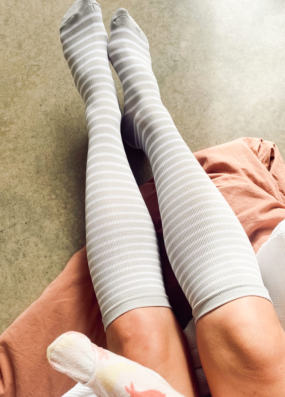 Mama Sox - Excite Maternity Compression Socks - White/Grey Stripe