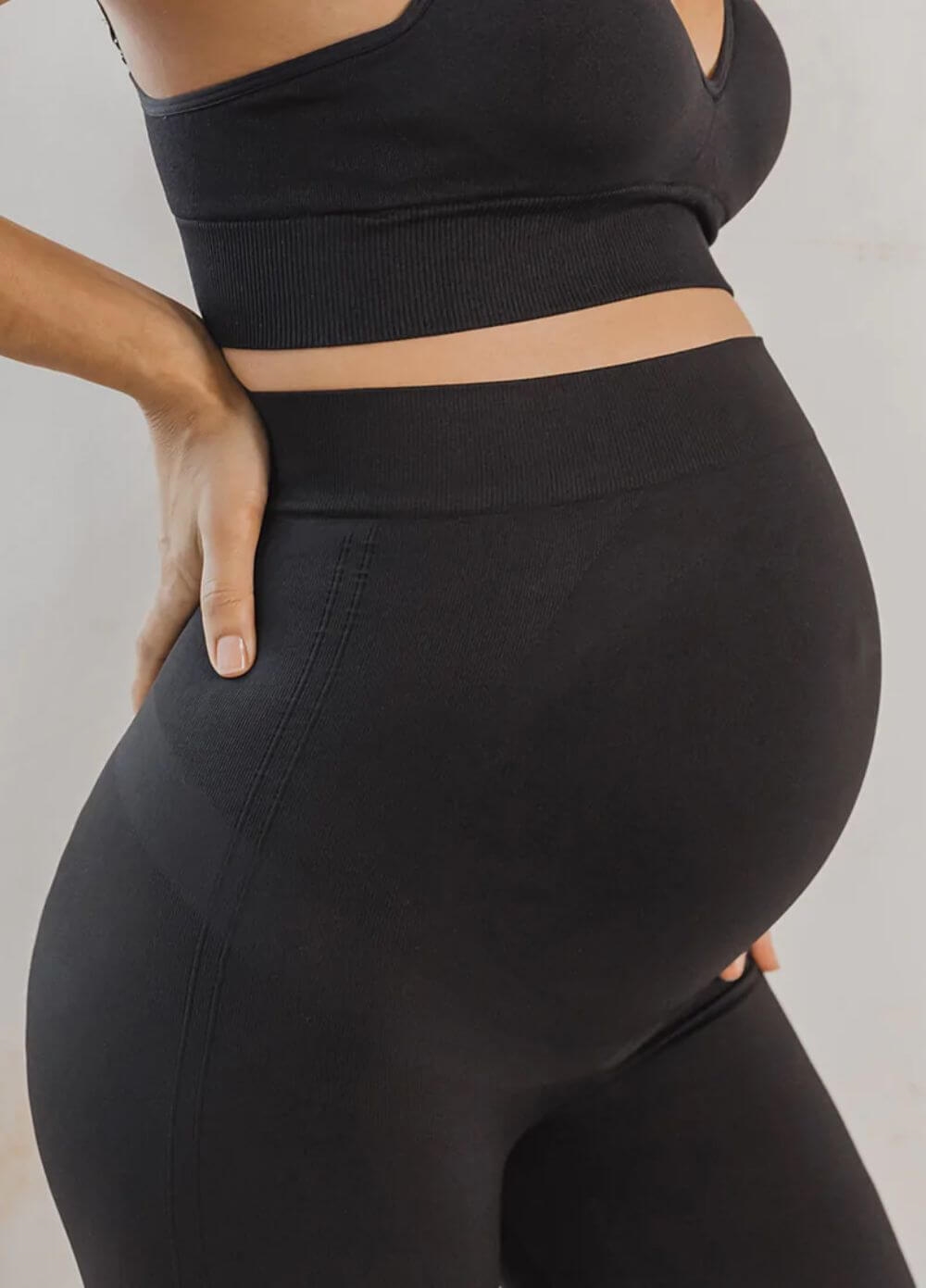 Blanqi - Pregnancy Belly Lift & Support Leggings in Black