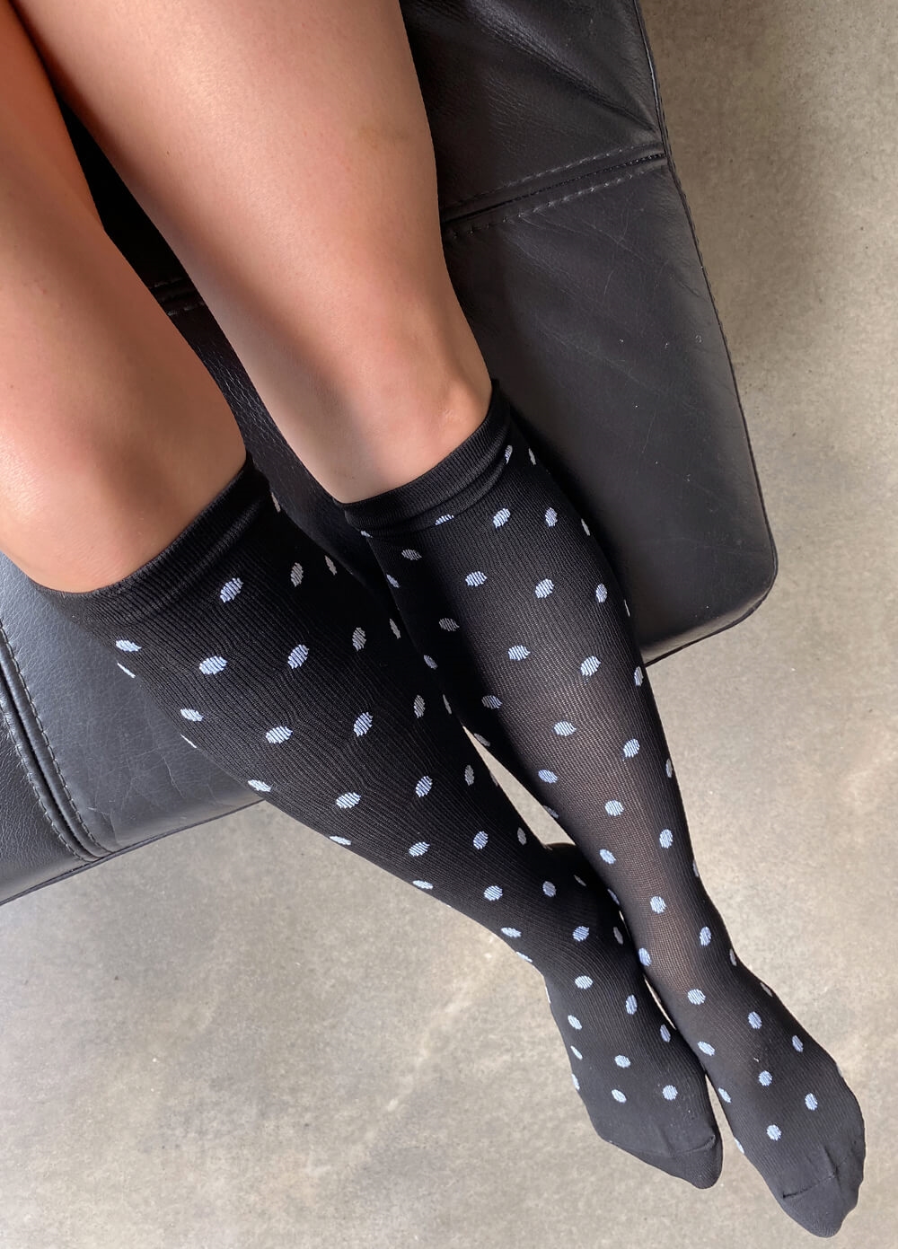 Mama Sox - Delight Maternity Compression Socks in Black Polkadot