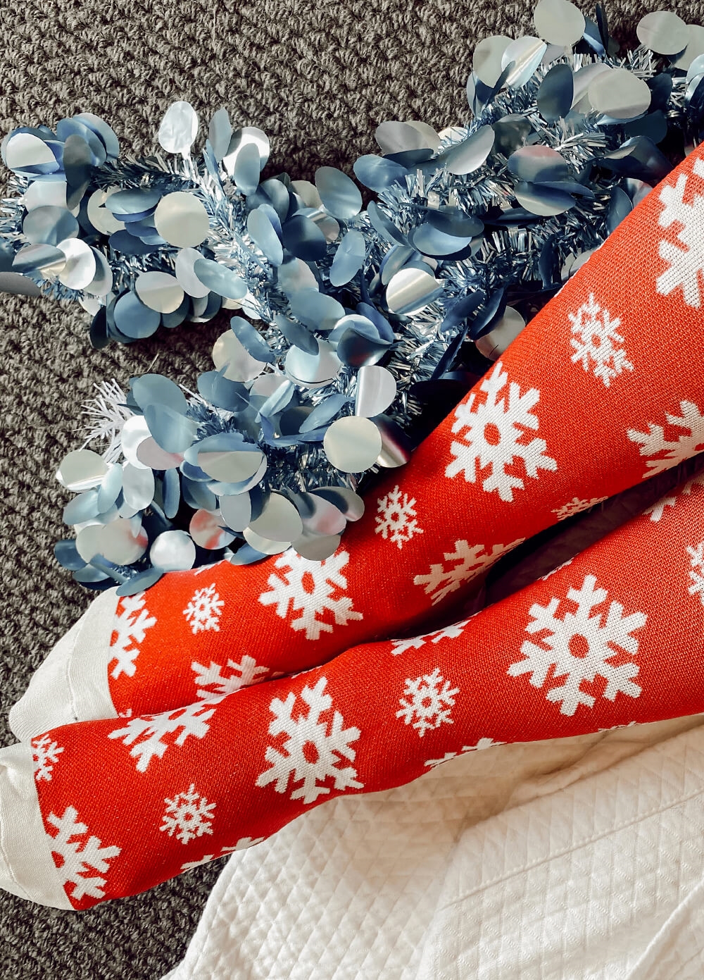 Mama Sox - Excite Maternity Compression Socks in Red Snowflake