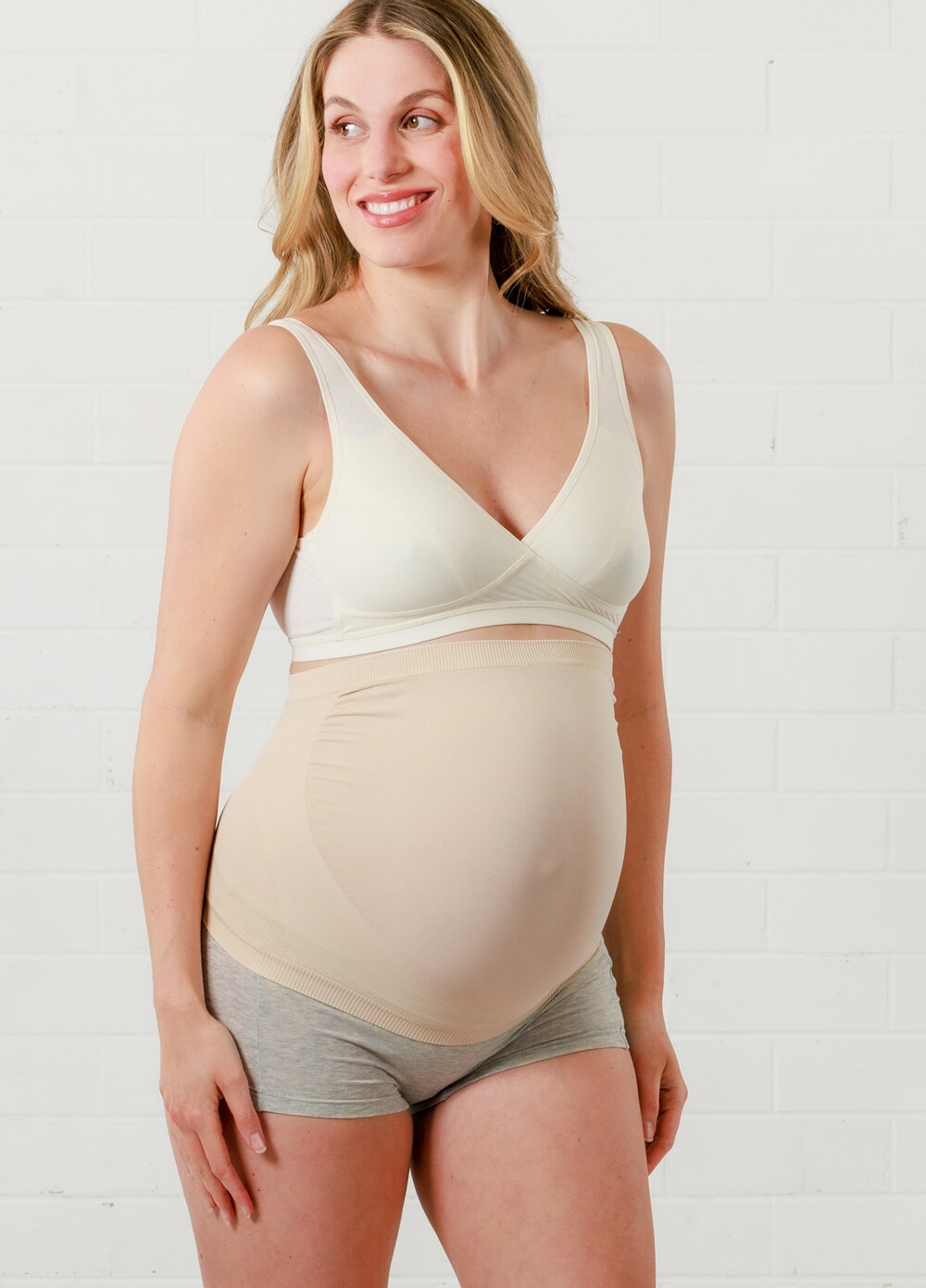 Barely There Seamless Maternity Support Belly Band in Nude