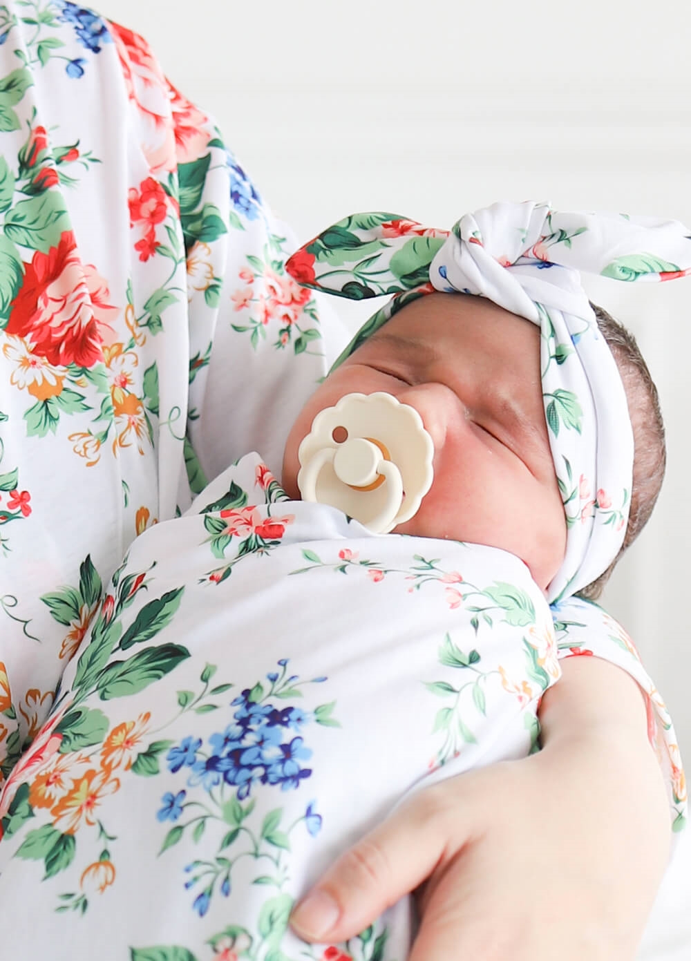 Welcome Baby Treasure Pregnancy Robe & Swaddle Set | White Floral