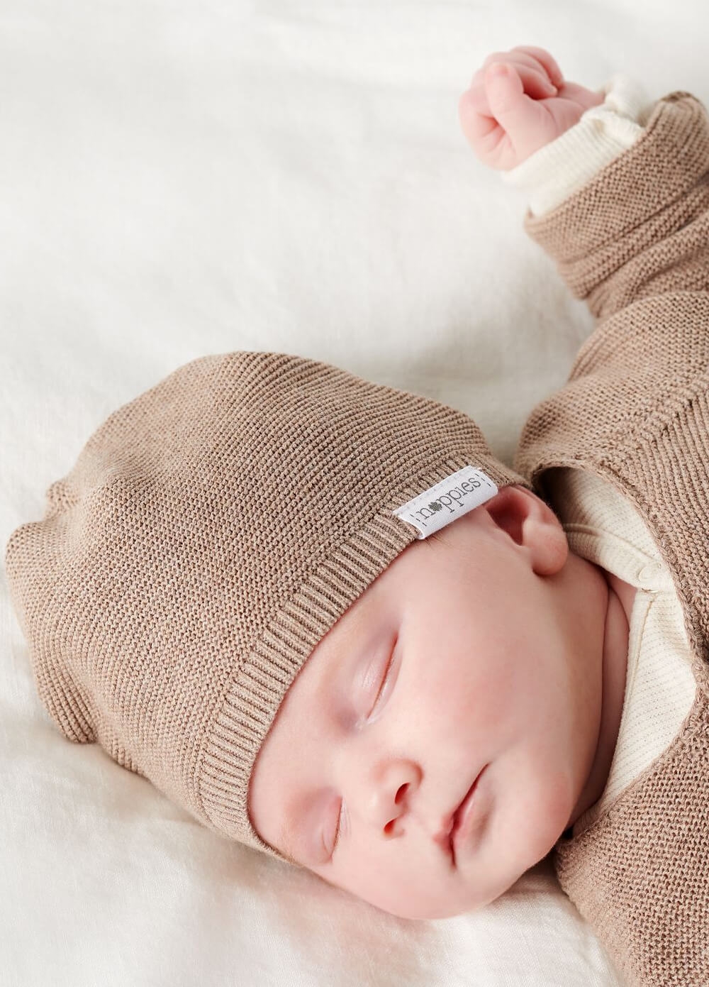 estrés Grafico Incitar Rosita Organic Cotton Knit Newborn Hat in Taupe by Noppies Baby
