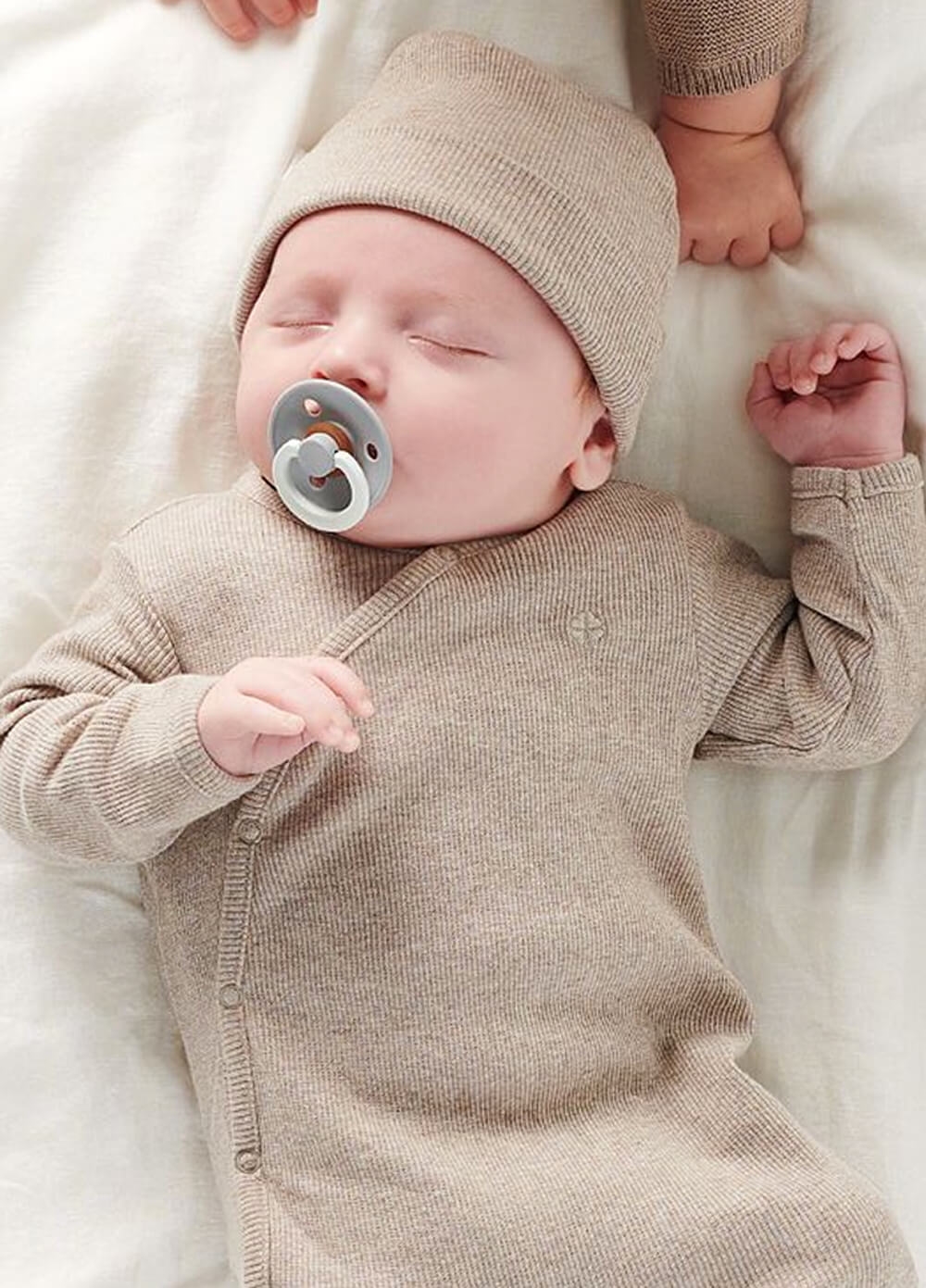 Nevel Organic Cotton Newborn Beanie in Taupe by Noppies Baby