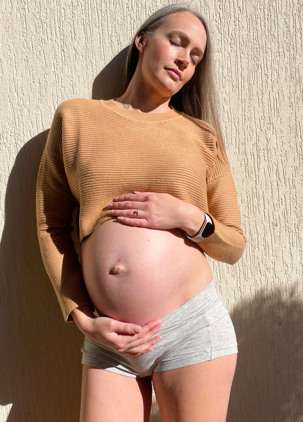 Lait & Co - Loren Ribbed Knit Maternity Crop in Camel | Queen Bee