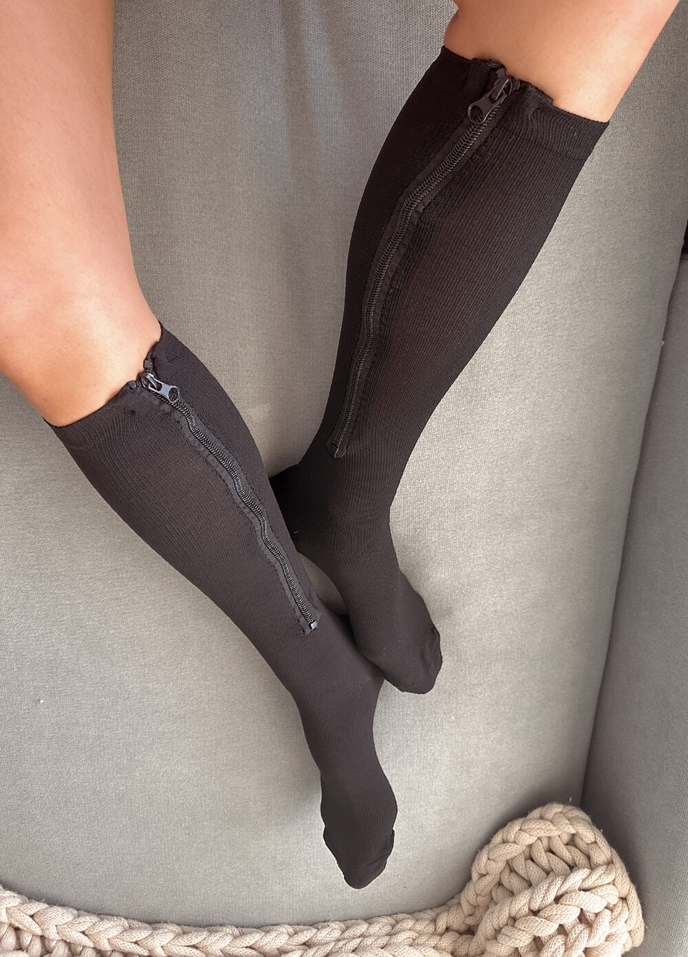 Mama Sox - Calm Zippered Maternity Compression Socks in Black