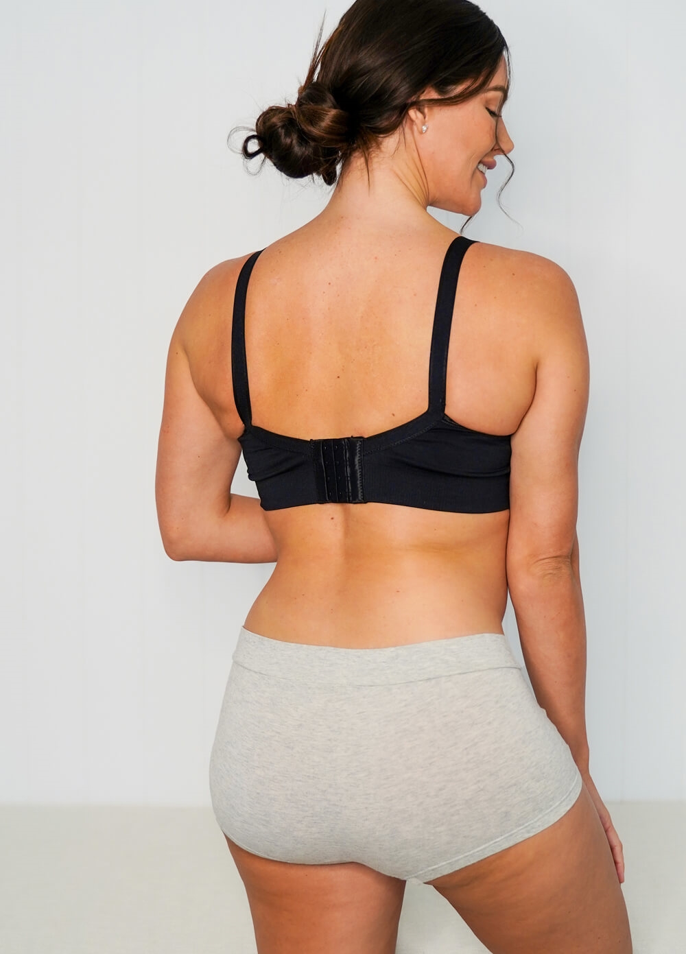 Queen Bee - Leona Seamless Maternity Nursing Bra in Black