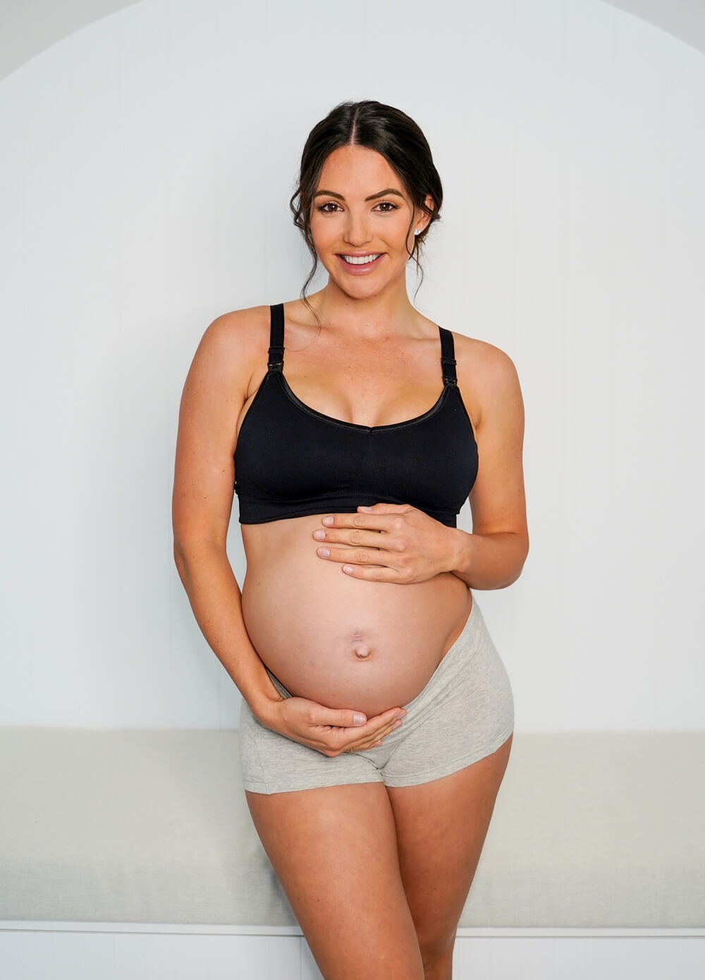 Queen Bee - Leona Seamless Maternity Nursing Bra in Black