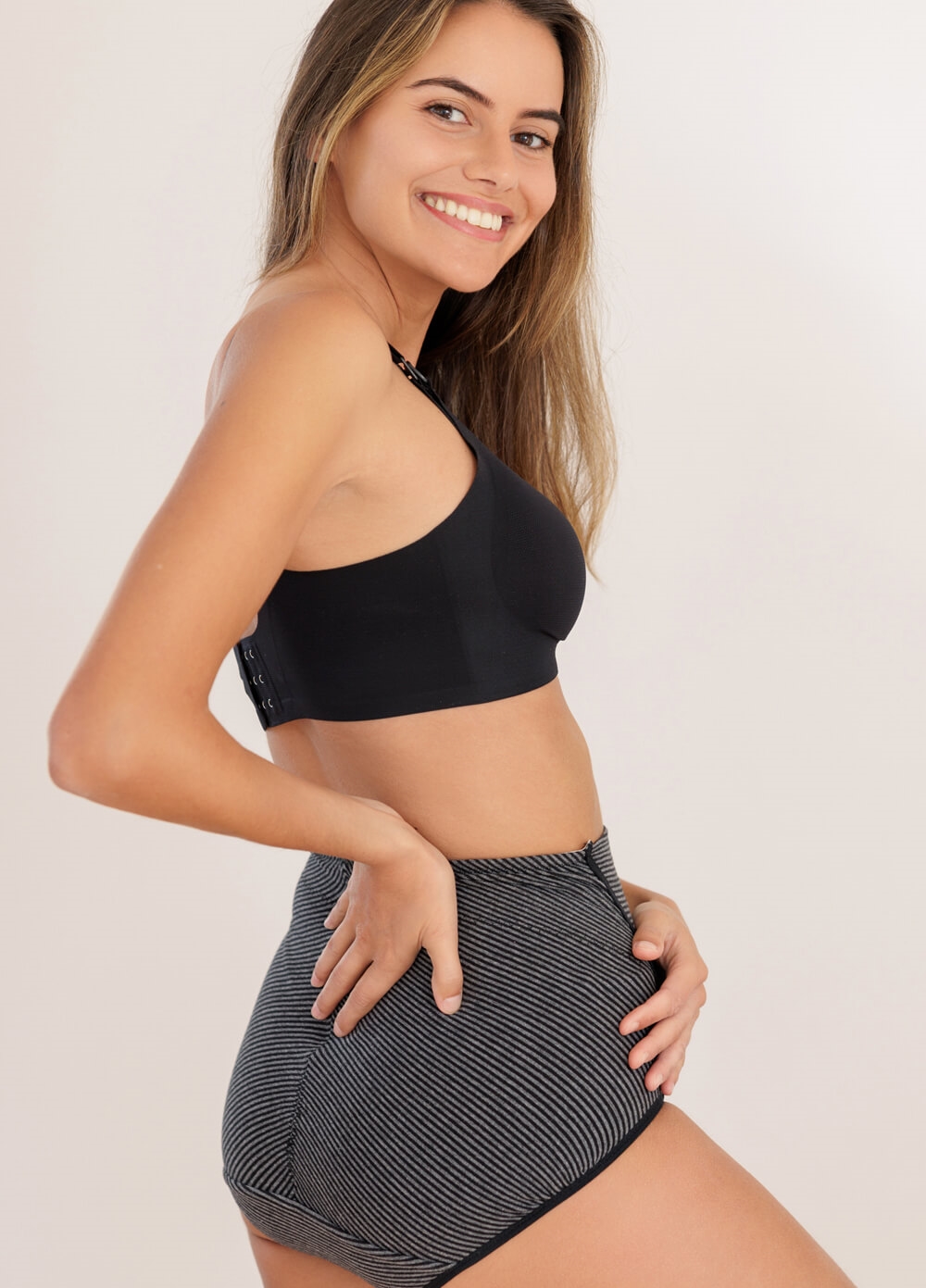 Raine Maternity Nursing T-Shirt Bra in Black | Queen Bee