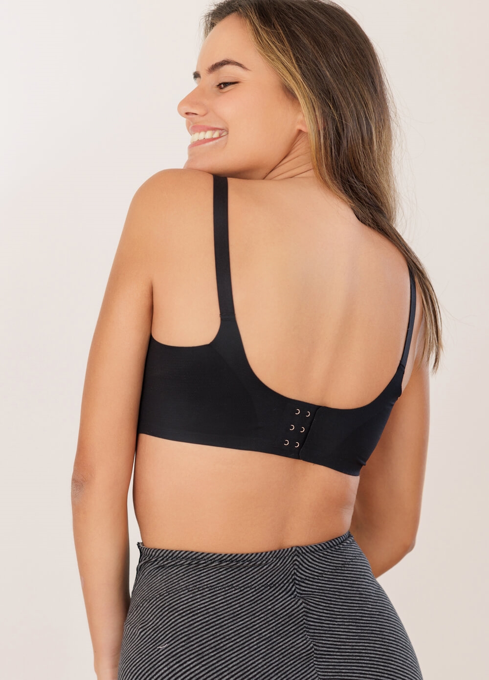 Raine Maternity Nursing T-Shirt Bra in Black | Queen Bee