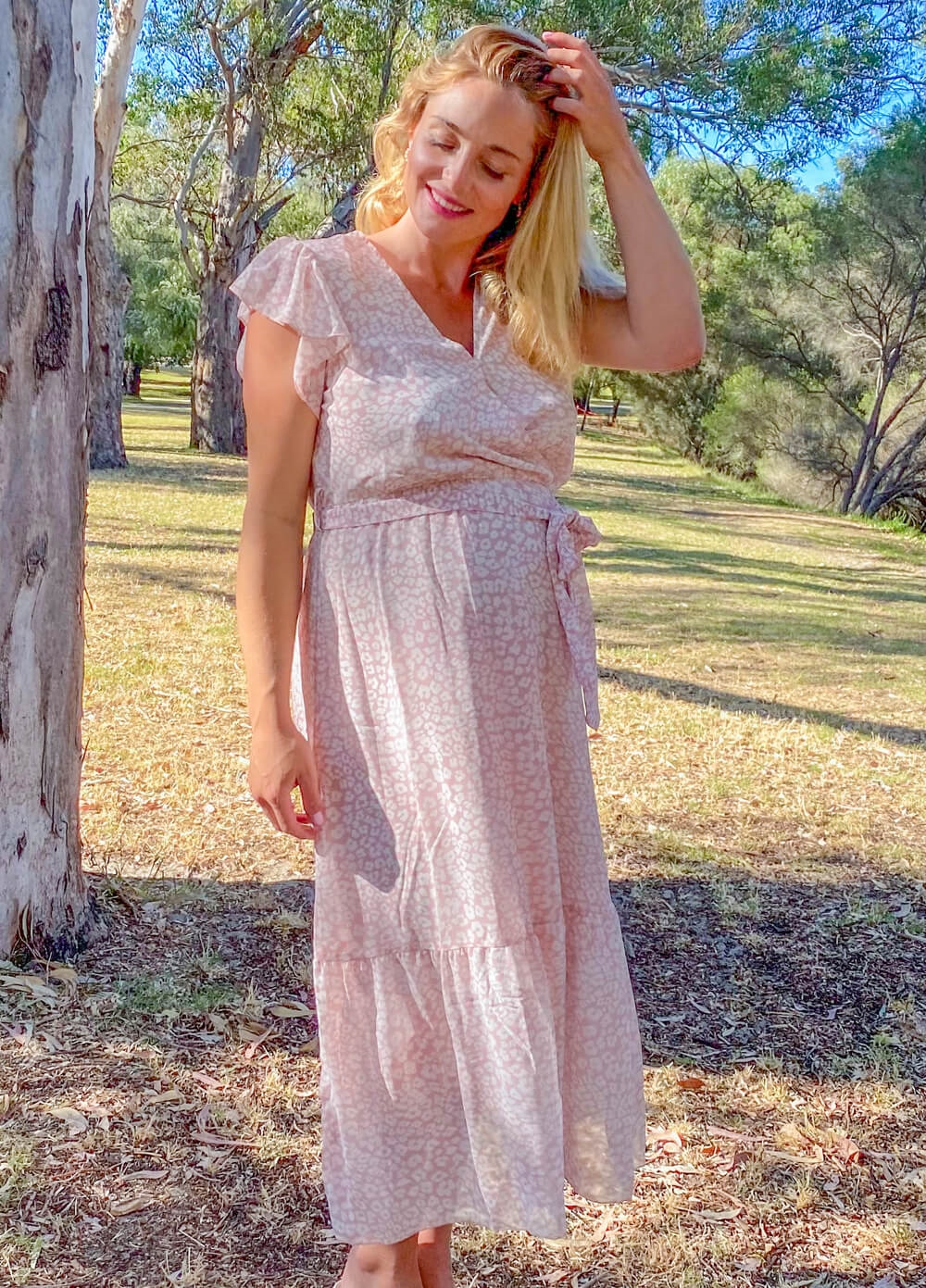 Lait & Co - Kendra Chiffon Maternity Midi Dress in Pink Floral