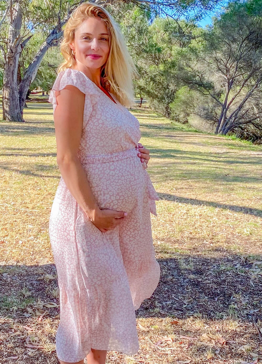 Lait & Co - Kendra Chiffon Maternity Midi Dress in Pink Floral
