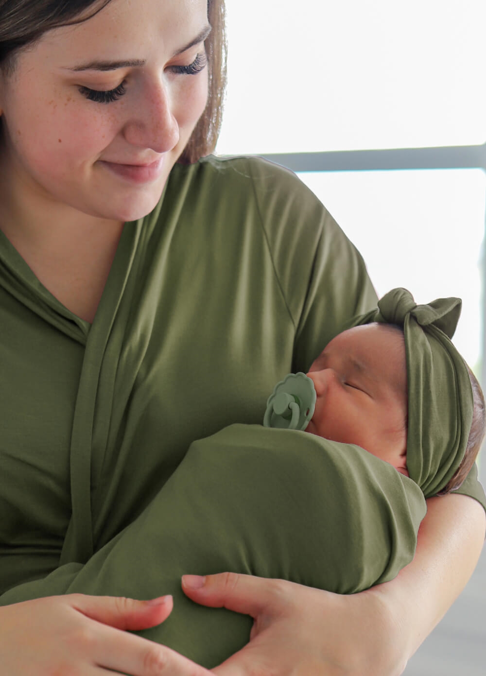 Welcome Baby - Adore 4-piece Pregnancy Robe & Swaddle Set in Khaki