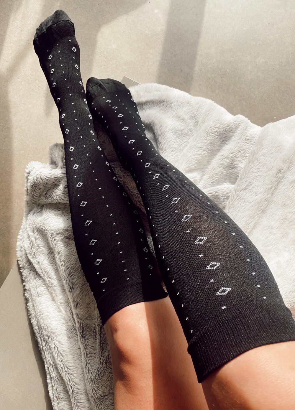 Mama Sox - Delight Maternity Compression Socks in Black Eyelet