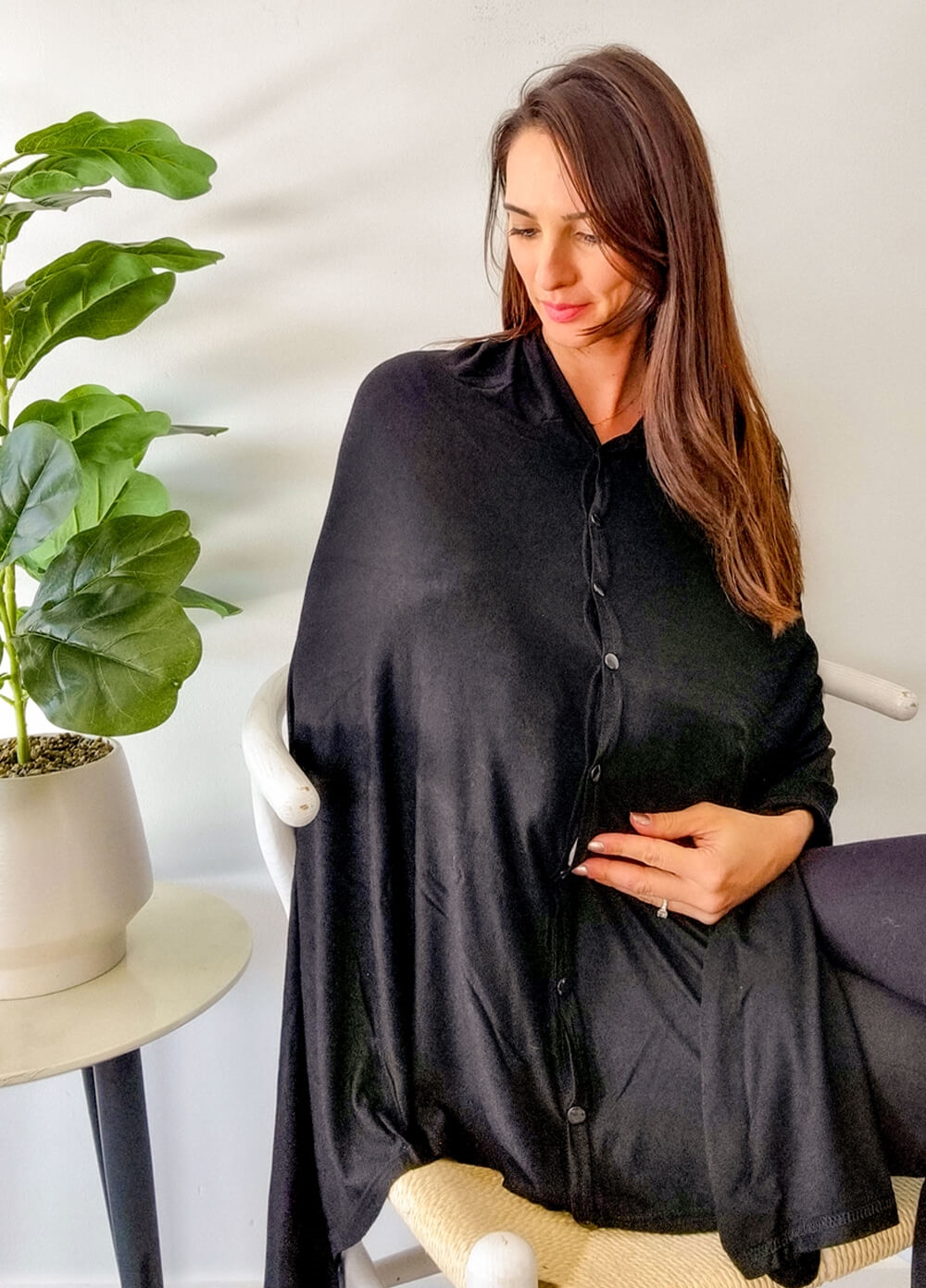 Lait & Co - Samira Nursing Cover in Black | Queen Bee