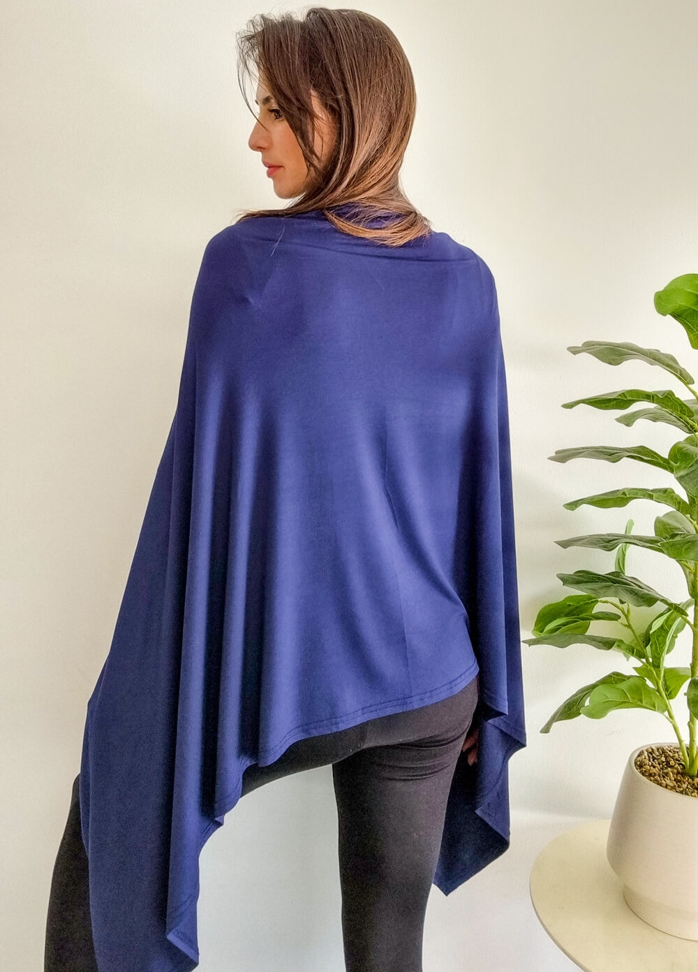 Lait & Co - Samira Nursing Cover in Navy | Queen Bee