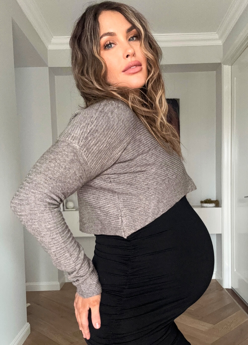 Lait & Co - Loren Ribbed Knit Maternity Crop Jumper in Taupe