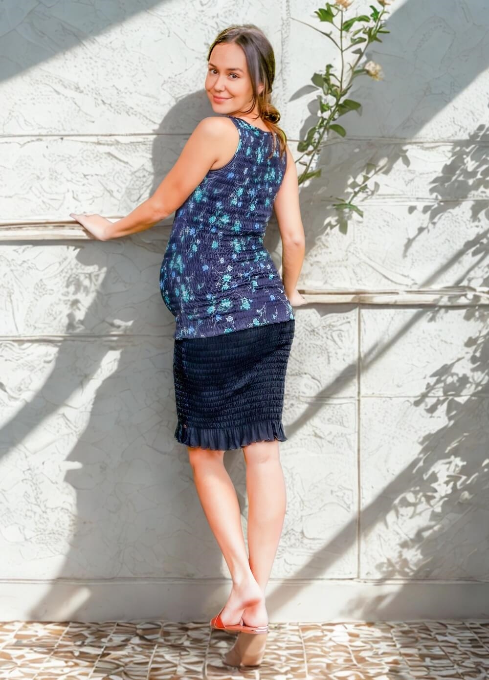 Floressa - Rhodes Smocked Maternity Skirt in Black | Queen Bee
